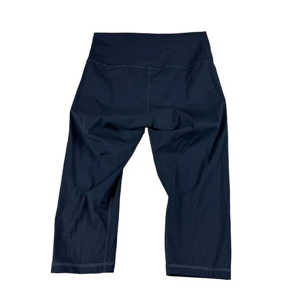 EVERLANE The Perform Legging Capri Medium Workout Gym Black Yoga Active - Picture 3 of 4